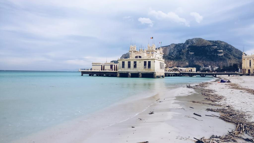B&B Casa Chinaski Mondello Εξωτερικό φωτογραφία